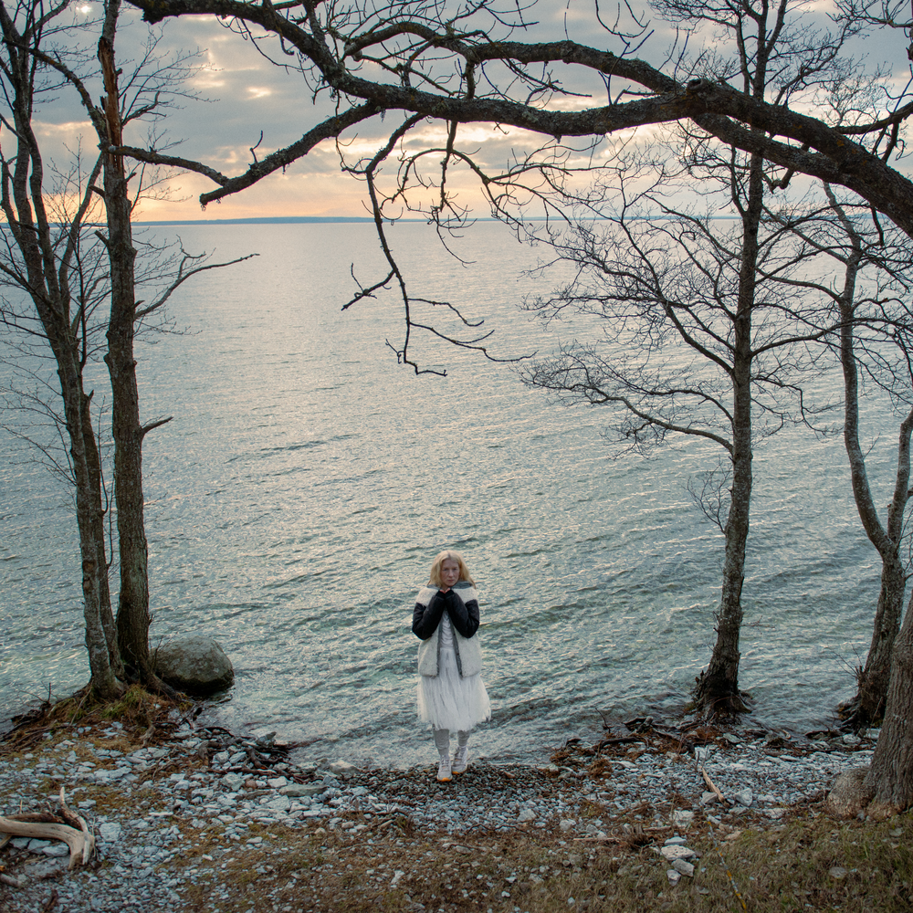 ionnalee - CLOSE YOUR EYES - vinyl